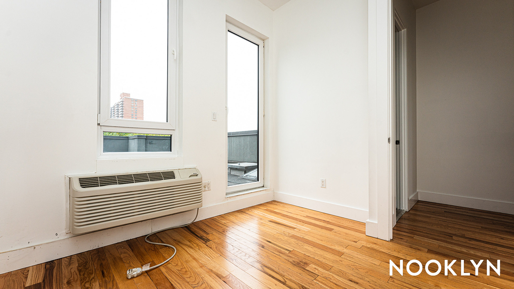 2102 Fulton St - Photo 2