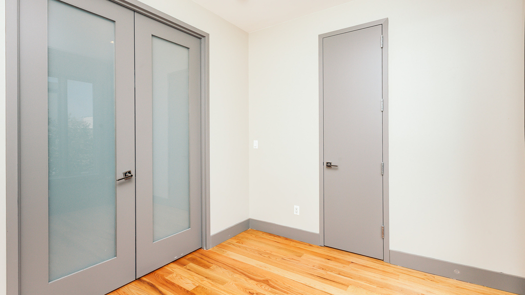 337 Melrose St - Photo 16
