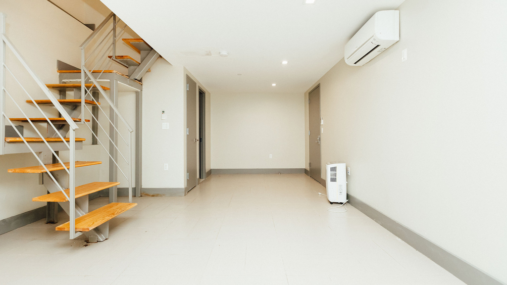 337 Melrose St - Photo 3