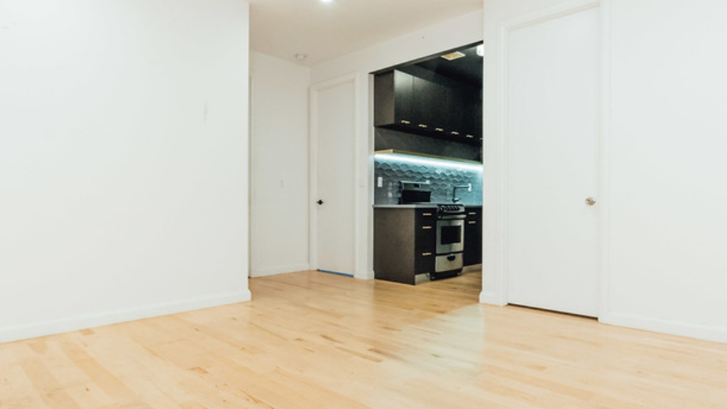 314 Evergreen Ave - Photo 2