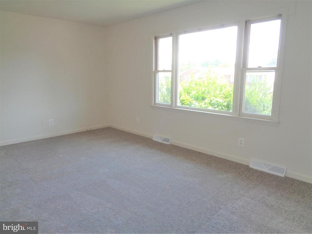 1807 Meadow Drive - Photo 2