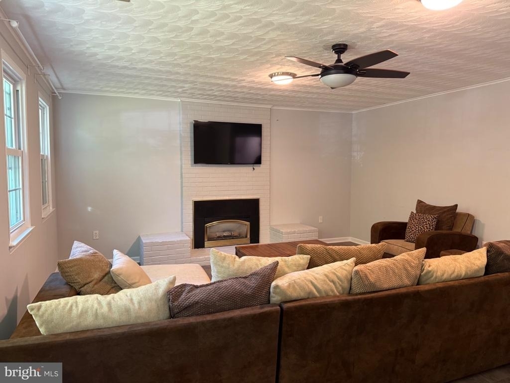 12212 Redwood Court - Photo 1