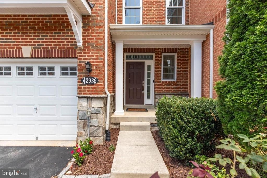42936 Courtland Chase Square - Photo 1