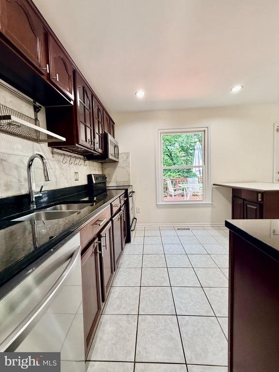 7700 Newington Forest Avenue - Photo 4