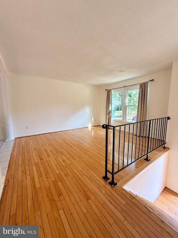 7700 Newington Forest Avenue - Photo 2