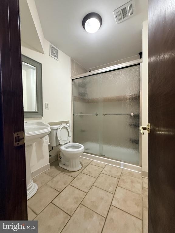 7700 Newington Forest Avenue - Photo 12