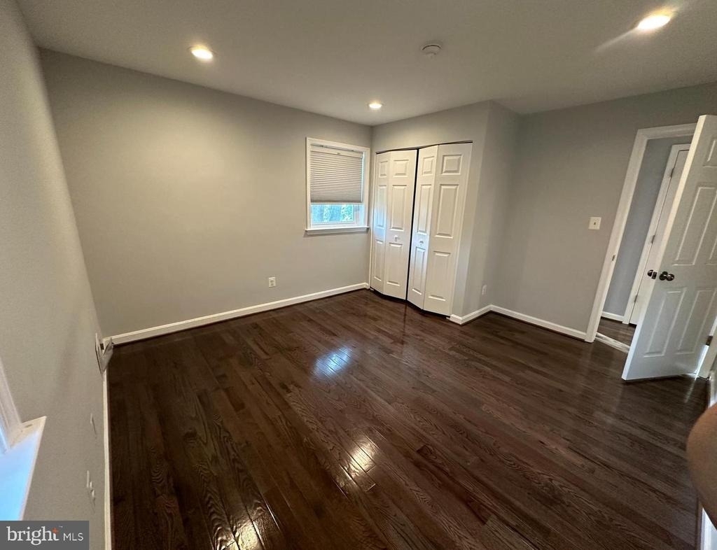 7512 Allan Avenue - Photo 11