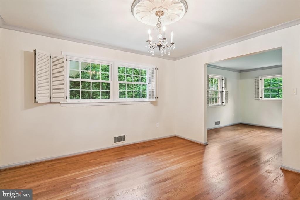 1110 Anesbury Court - Photo 11