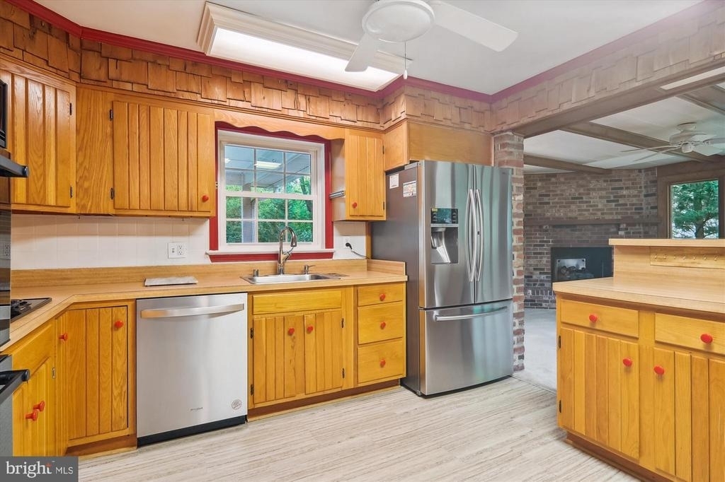 1110 Anesbury Court - Photo 5