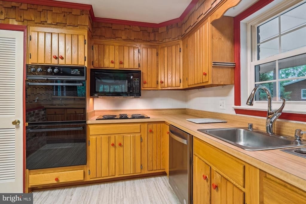 1110 Anesbury Court - Photo 6