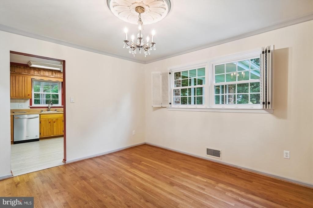 1110 Anesbury Court - Photo 13