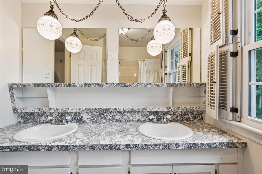 1110 Anesbury Court - Photo 28