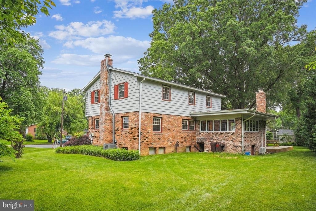 1110 Anesbury Court - Photo 4