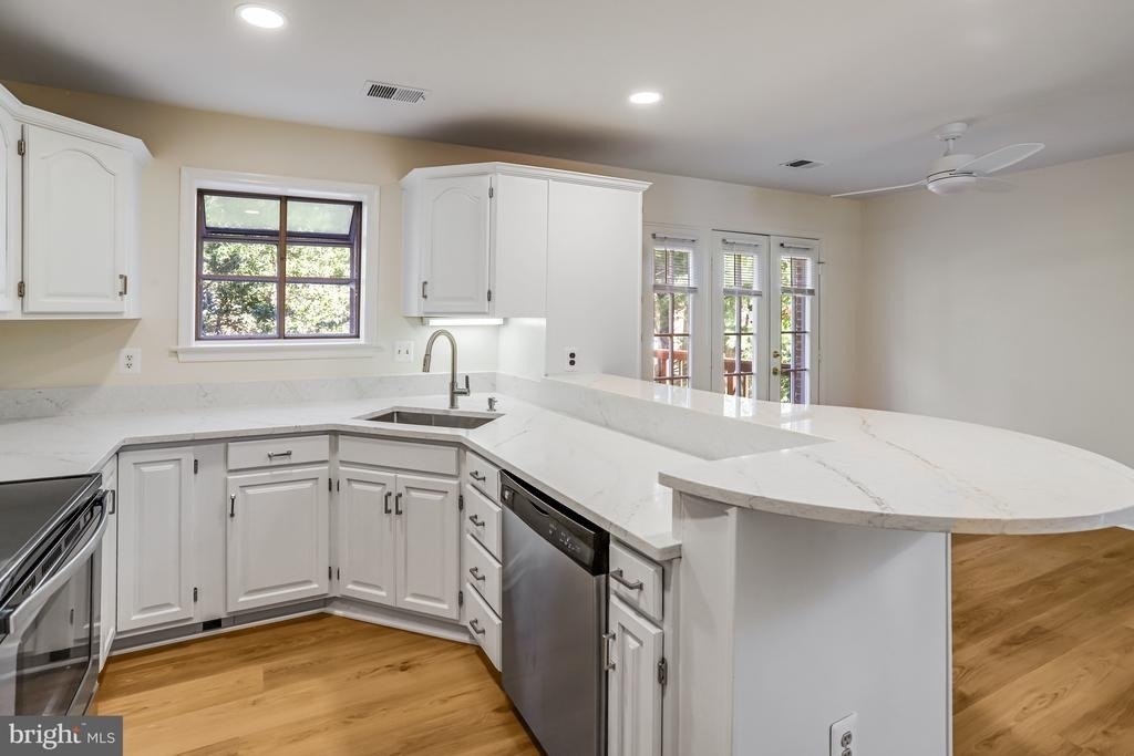 8042 Merry Oaks Court - Photo 19