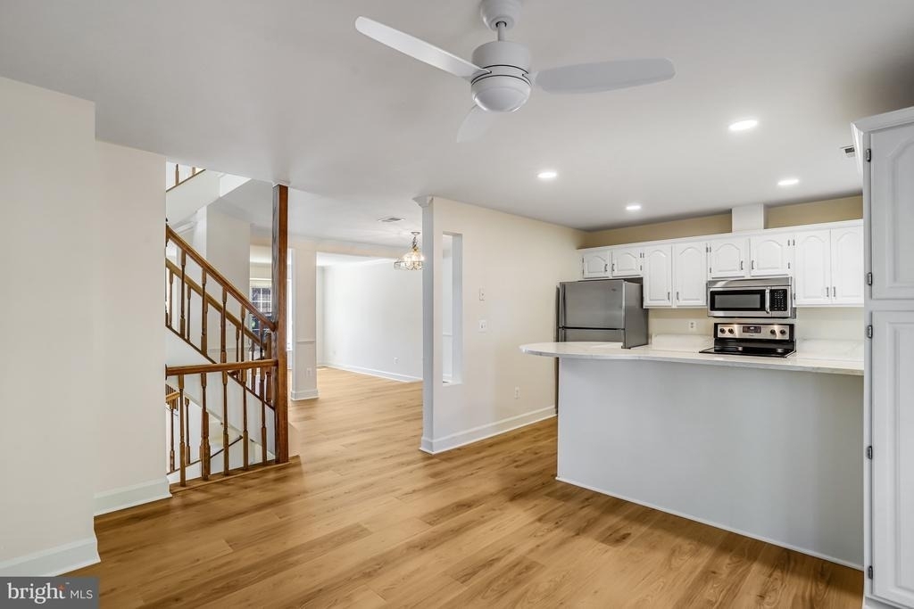 8042 Merry Oaks Court - Photo 16
