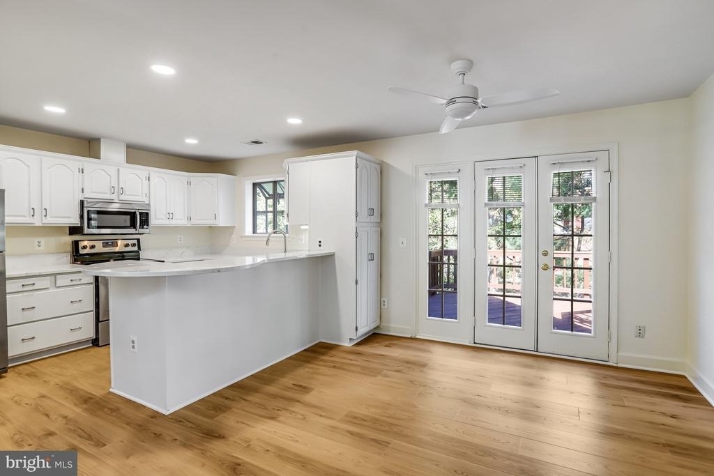 8042 Merry Oaks Court - Photo 15