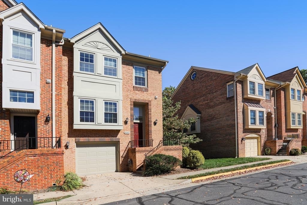 8042 Merry Oaks Court - Photo 3