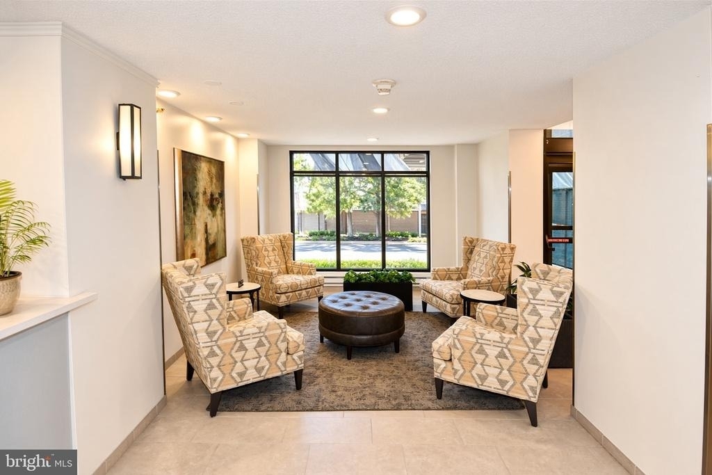 1808 Old Meadow Road - Photo 32