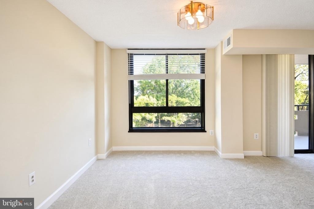 1808 Old Meadow Road - Photo 21