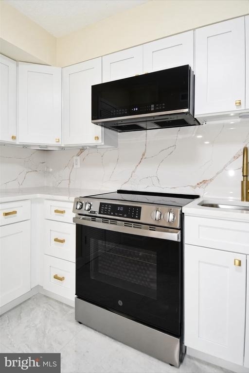1808 Old Meadow Road - Photo 18