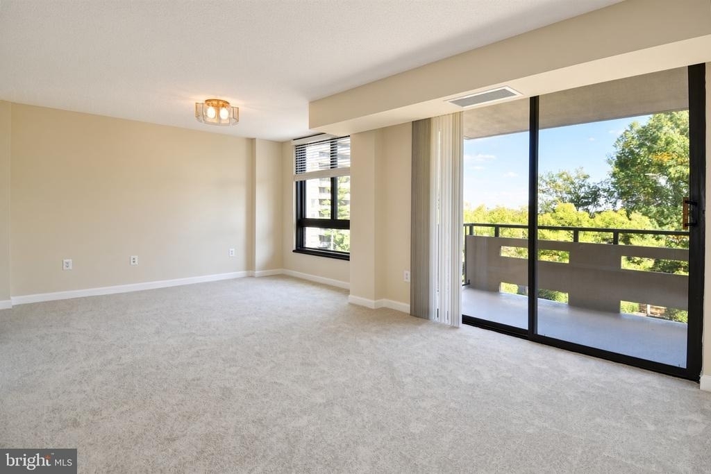 1808 Old Meadow Road - Photo 7