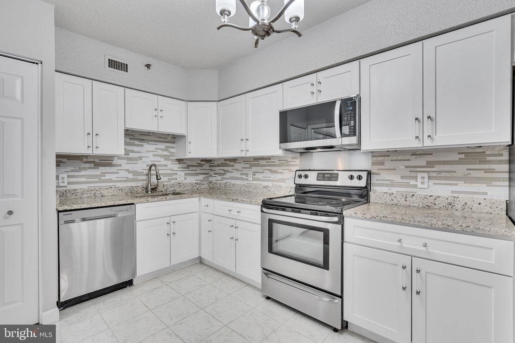 5501 Seminary Road - Photo 7