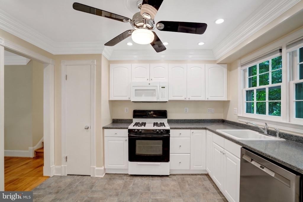5920 Jane Way - Photo 19