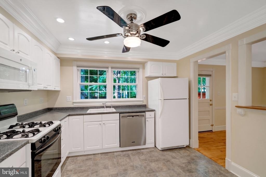 5920 Jane Way - Photo 20