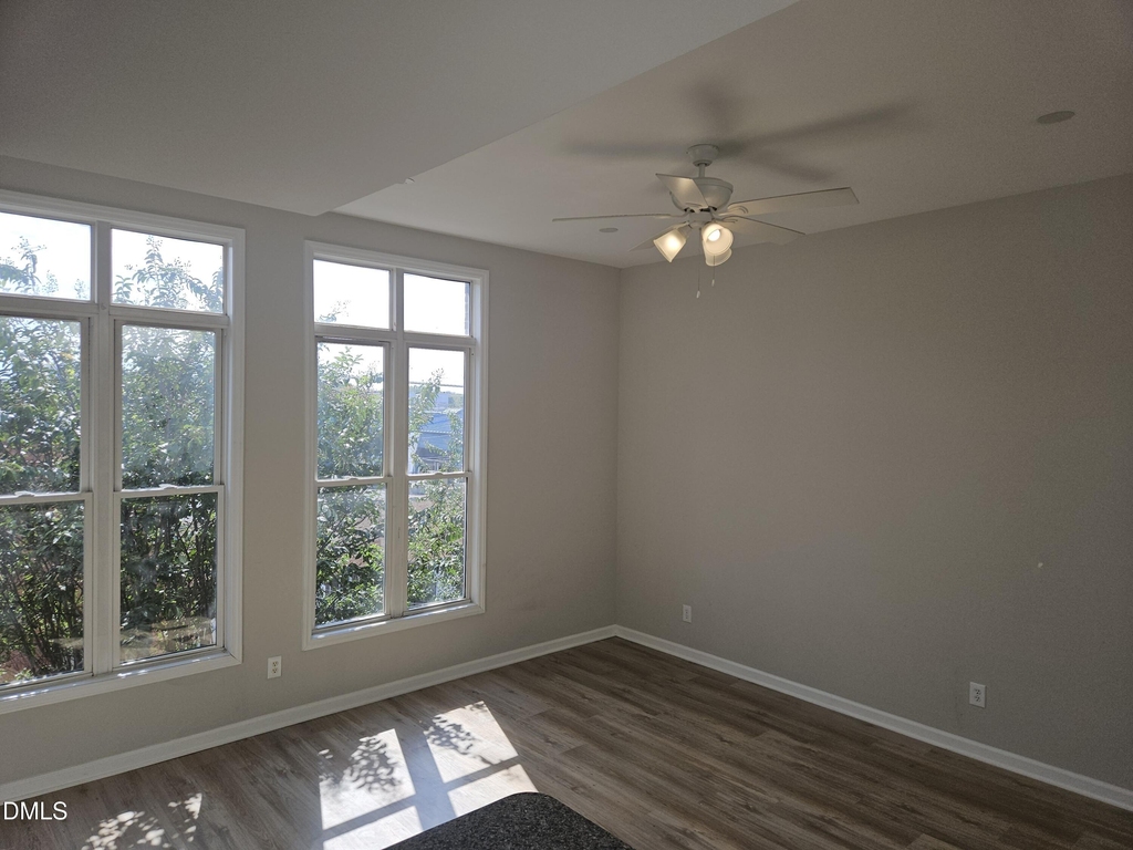 320 W Martin Street - Photo 5
