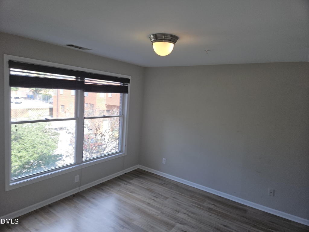320 W Martin Street - Photo 7