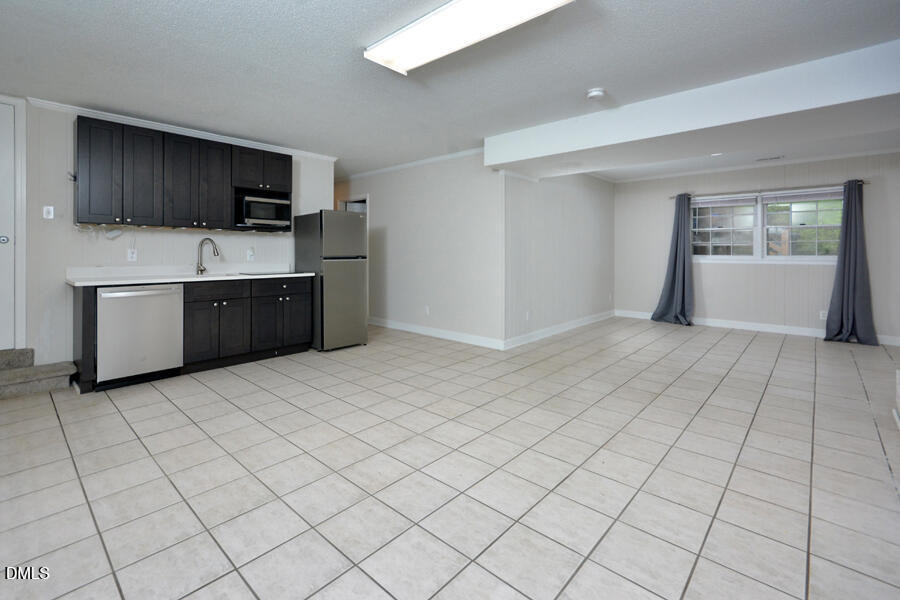 916 Sandlewood Drive - Photo 4