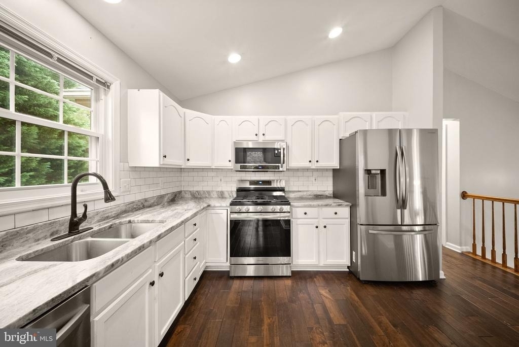 7678 Greenwood Way - Photo 17
