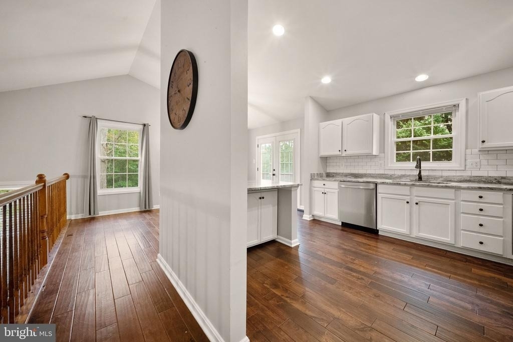 7678 Greenwood Way - Photo 10