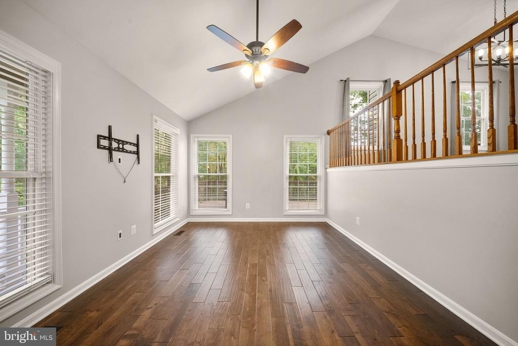 7678 Greenwood Way - Photo 6