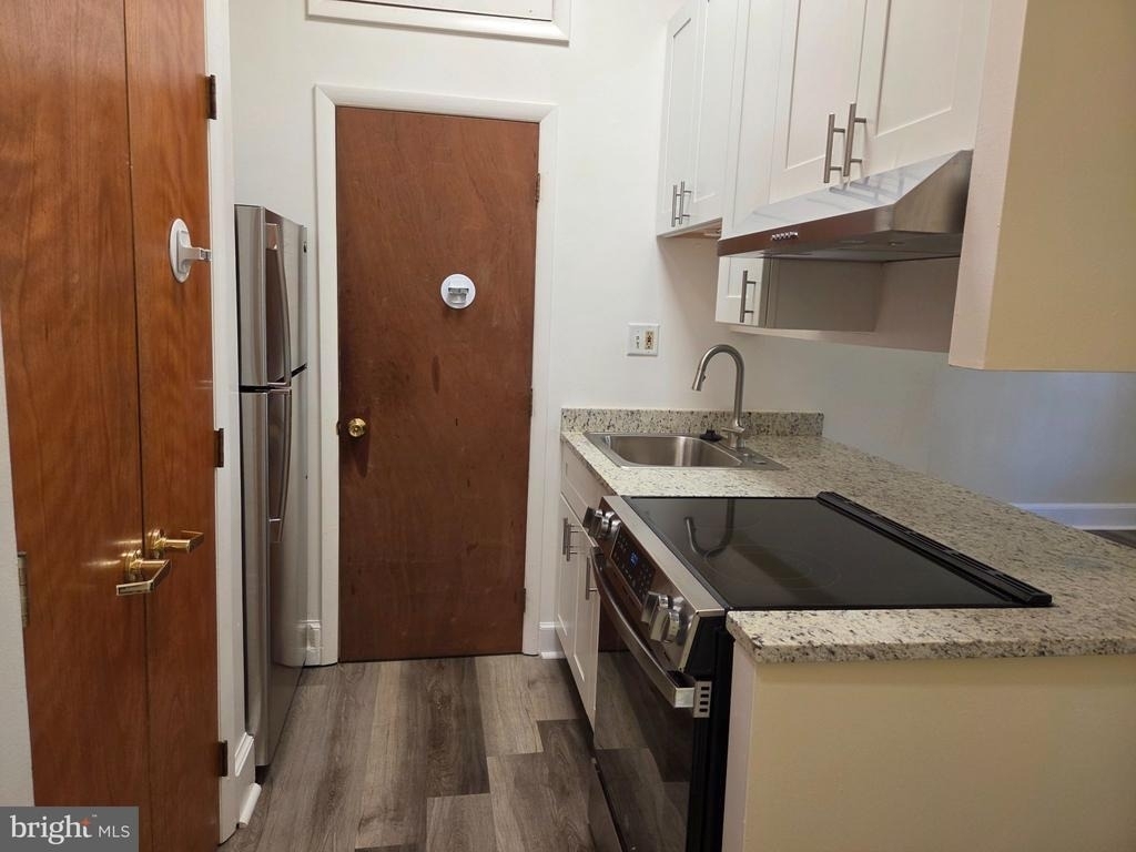 907 Caroline Street - Photo 6