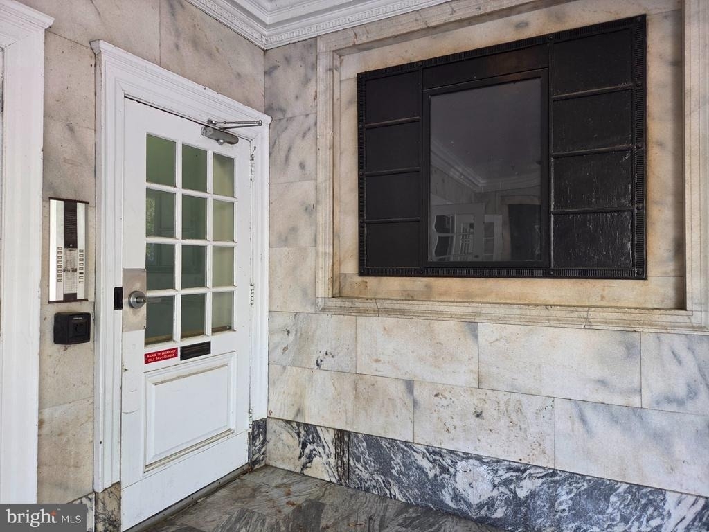 907 Caroline Street - Photo 0