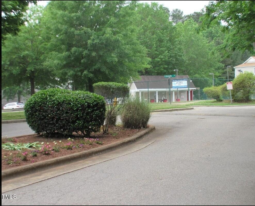 1241 University Court - Photo 4