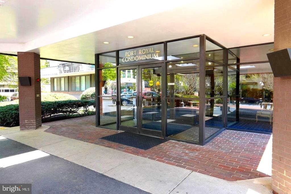 801 N Pitt Street - Photo 1