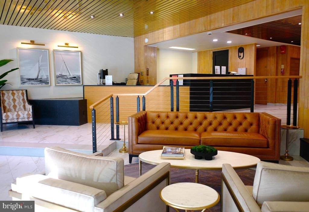 801 N Pitt Street - Photo 2