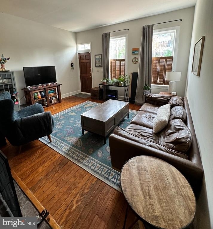 1119 Duke Street - Photo 2