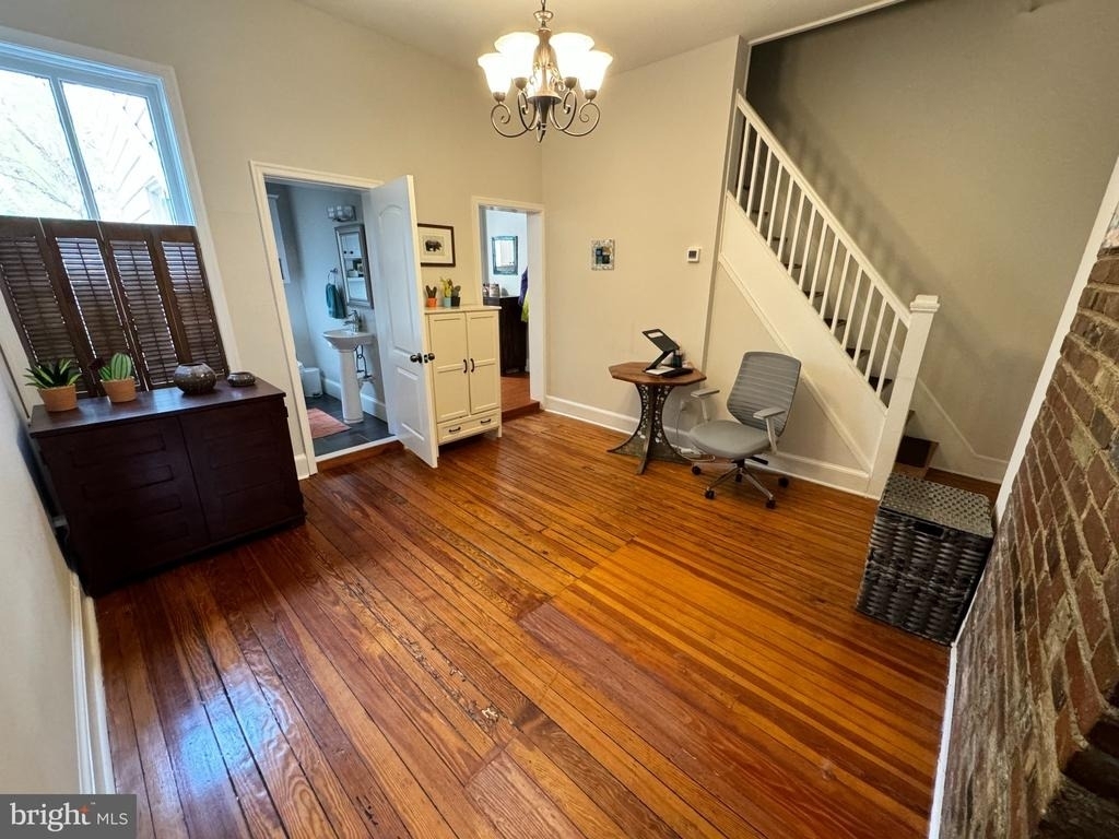 1119 Duke Street - Photo 4