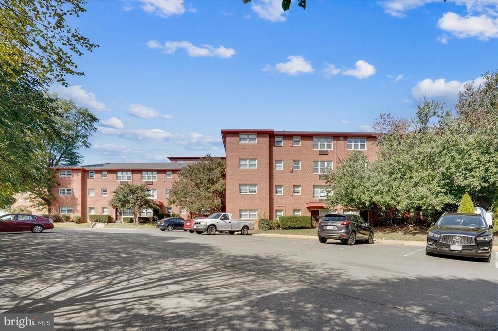 2030 N Woodrow Street N - Photo 21