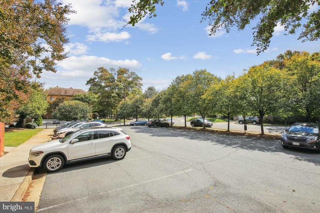 2030 N Woodrow Street N - Photo 3