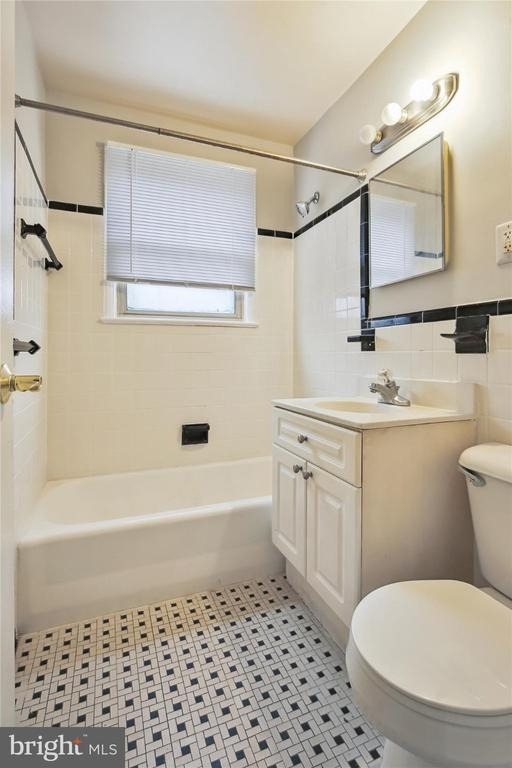 2030 N Woodrow Street N - Photo 15