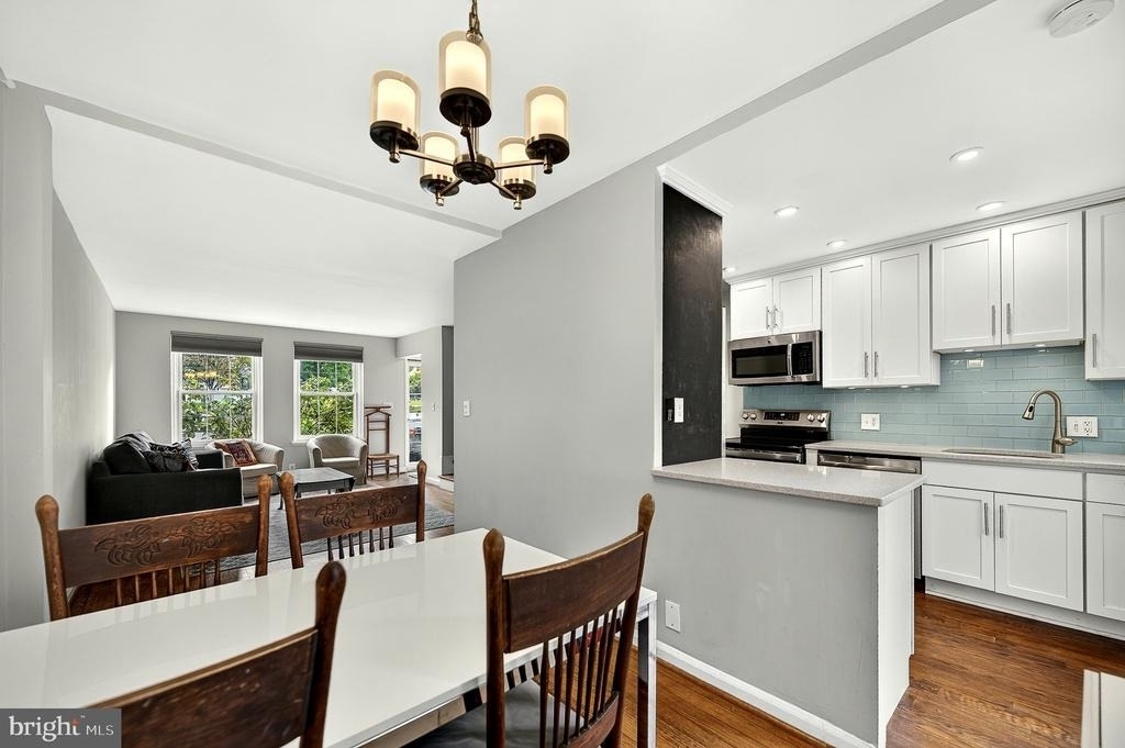 3328 S Wakefield Street - Photo 7