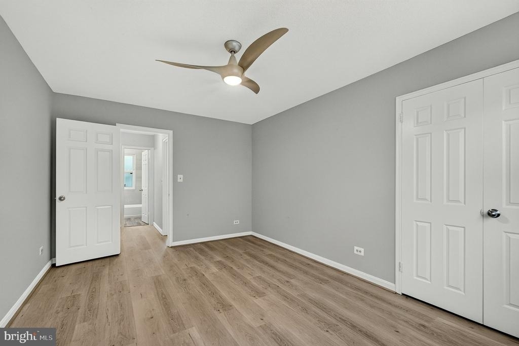 4376 Pershing Drive N - Photo 14