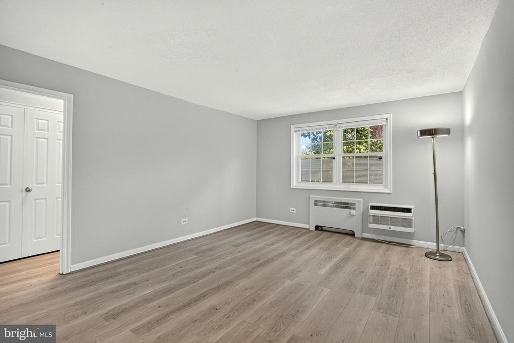 4376 Pershing Drive N - Photo 2