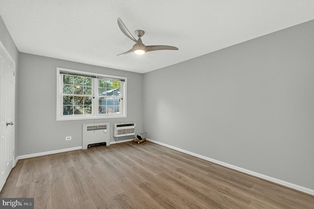 4376 Pershing Drive N - Photo 12