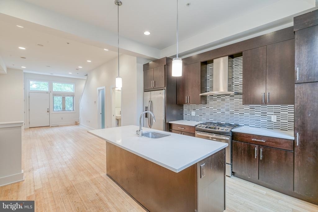 412 N Front Street - Photo 0