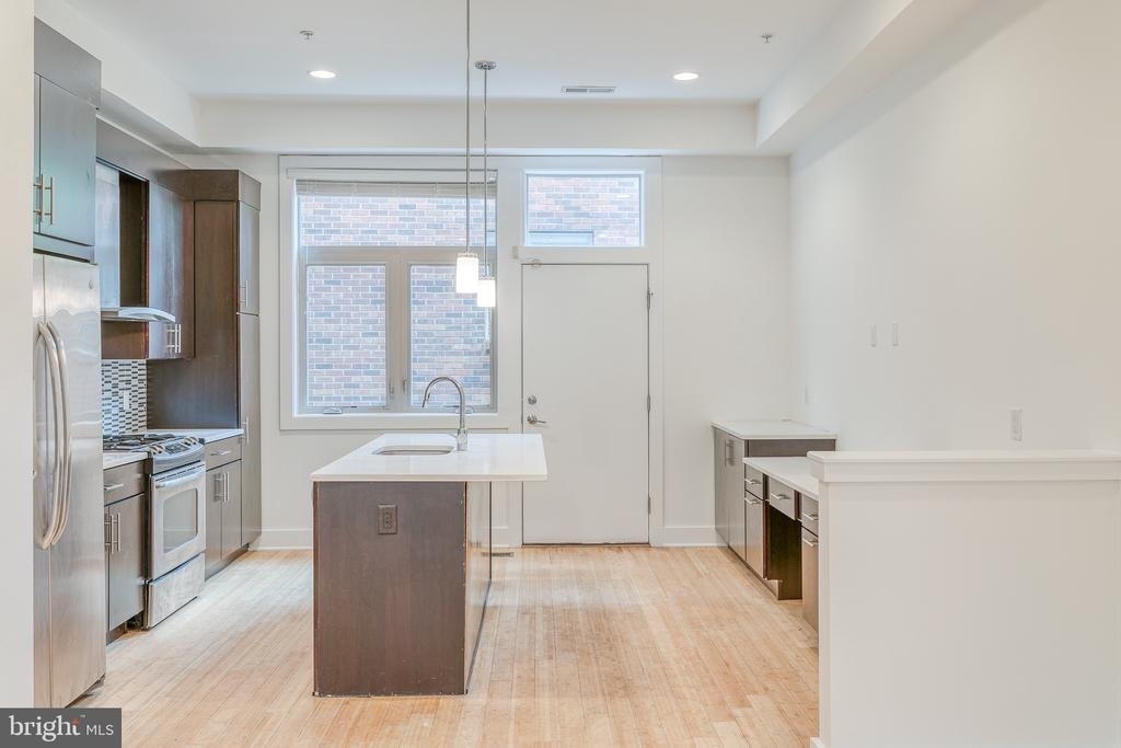 412 N Front Street - Photo 2